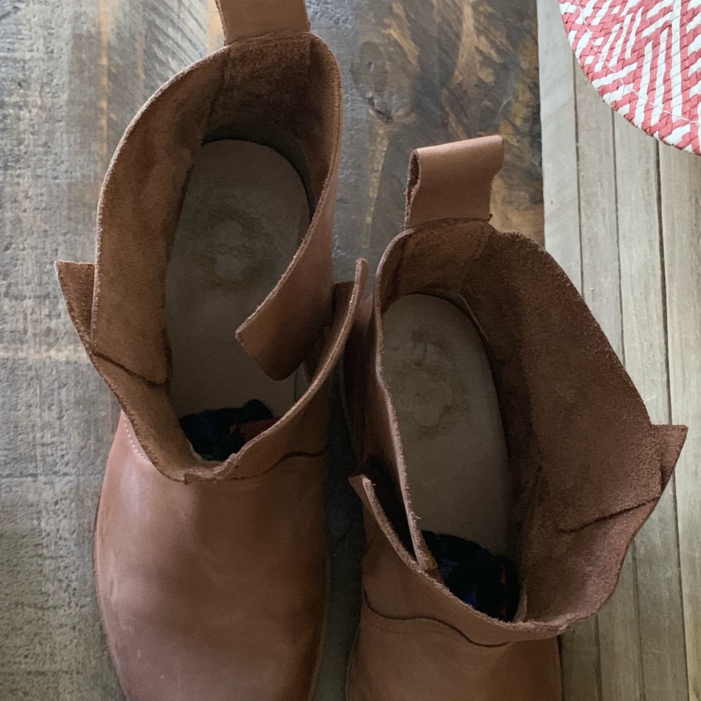 Urban Outfitter EC Side Overlap Boot 💕 - Picture 2 of 8